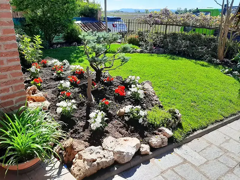 Aiuola con pietre - nsvgarden srl