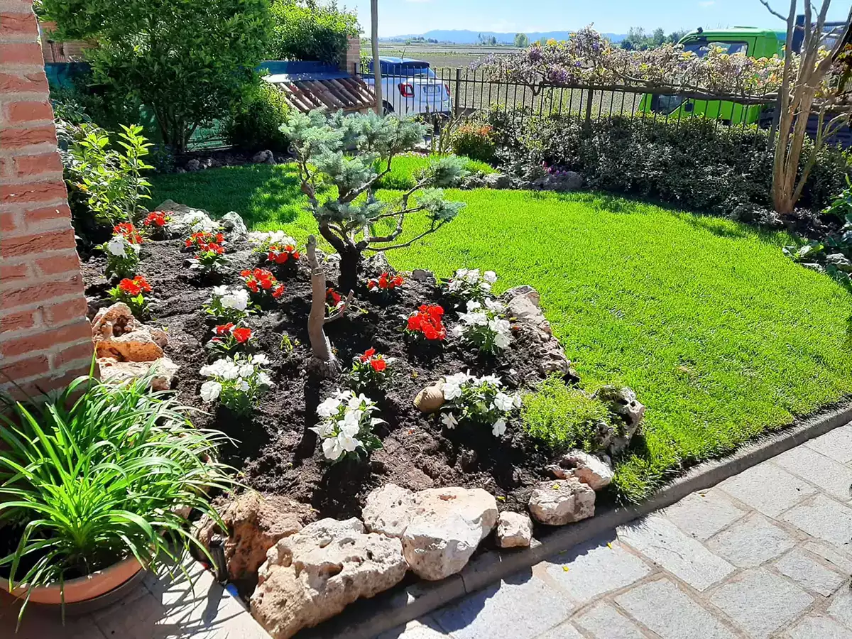 Aiuola con pietre - nsvgarden srl
